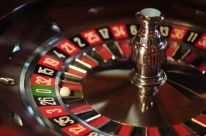 Roulette casino en ligne vs. roulette traditionnelle : laquelle choisir pour une expérience optimale ?